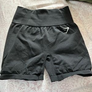 Black Seamless Gymshark Shorts!